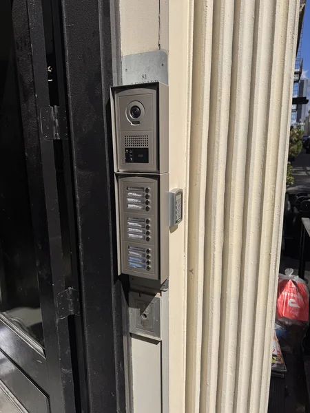 Intercoms & access control — photo 011