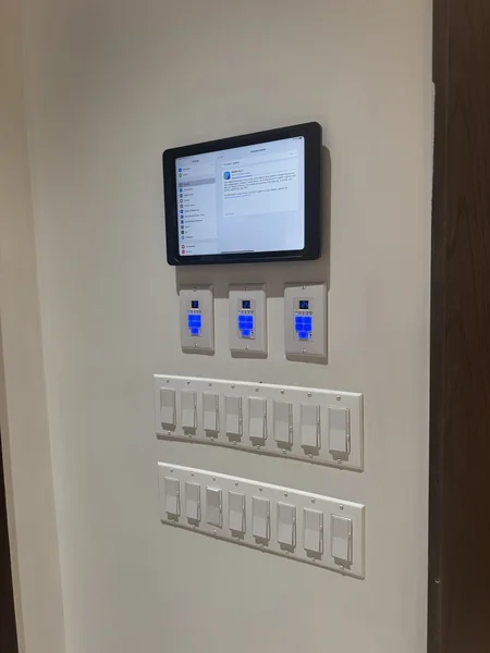 Lighting & smart-home controls — photo 042